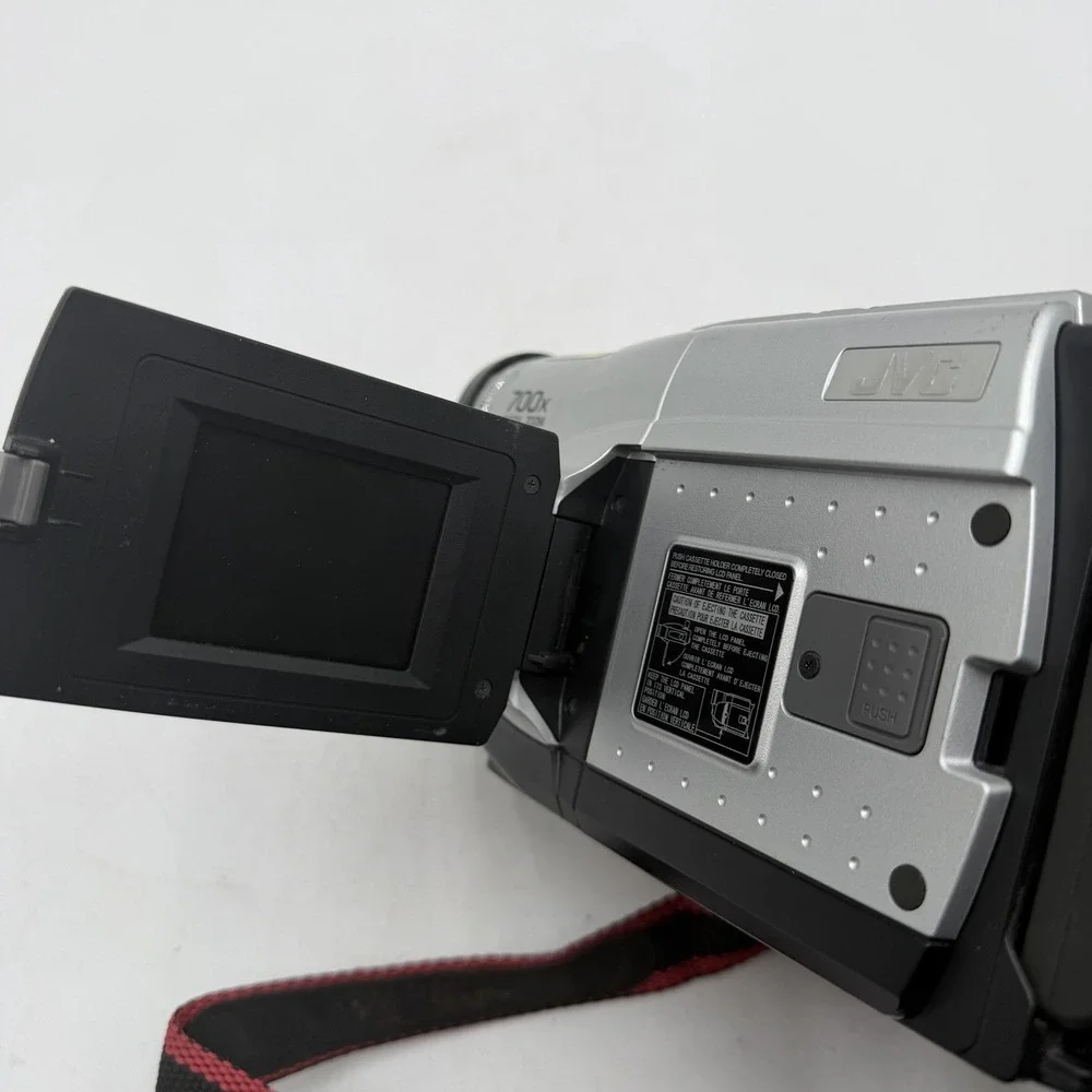 JVC GR-SXM260U Compact VHS-C VHS 700x Digital Zoom Camcorder Tested Working
